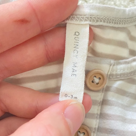 Quincy Mae | 0-3m Striped Pocket Romper - Picture 3 of 3